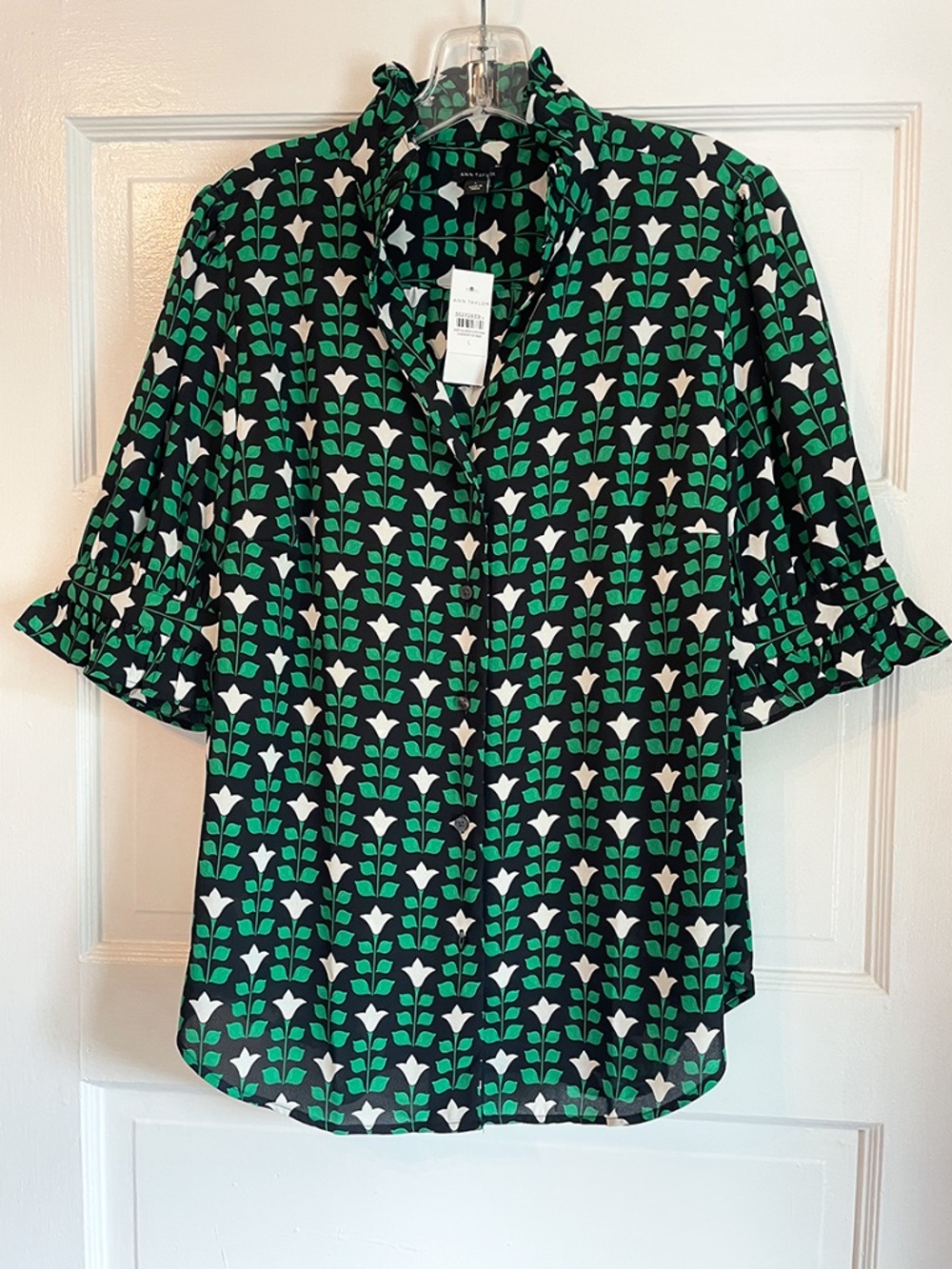 NWT Ann Taylor Blouse - Size L